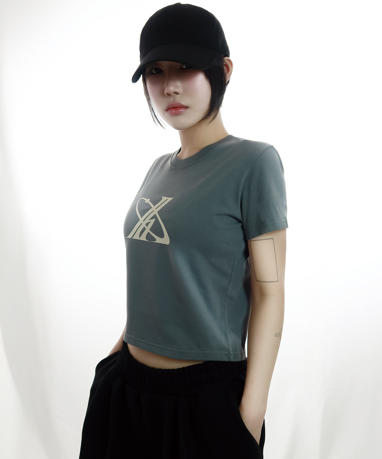 빅 뉴트로 크림 로고 다크 슬레이트 그레이  크롭티