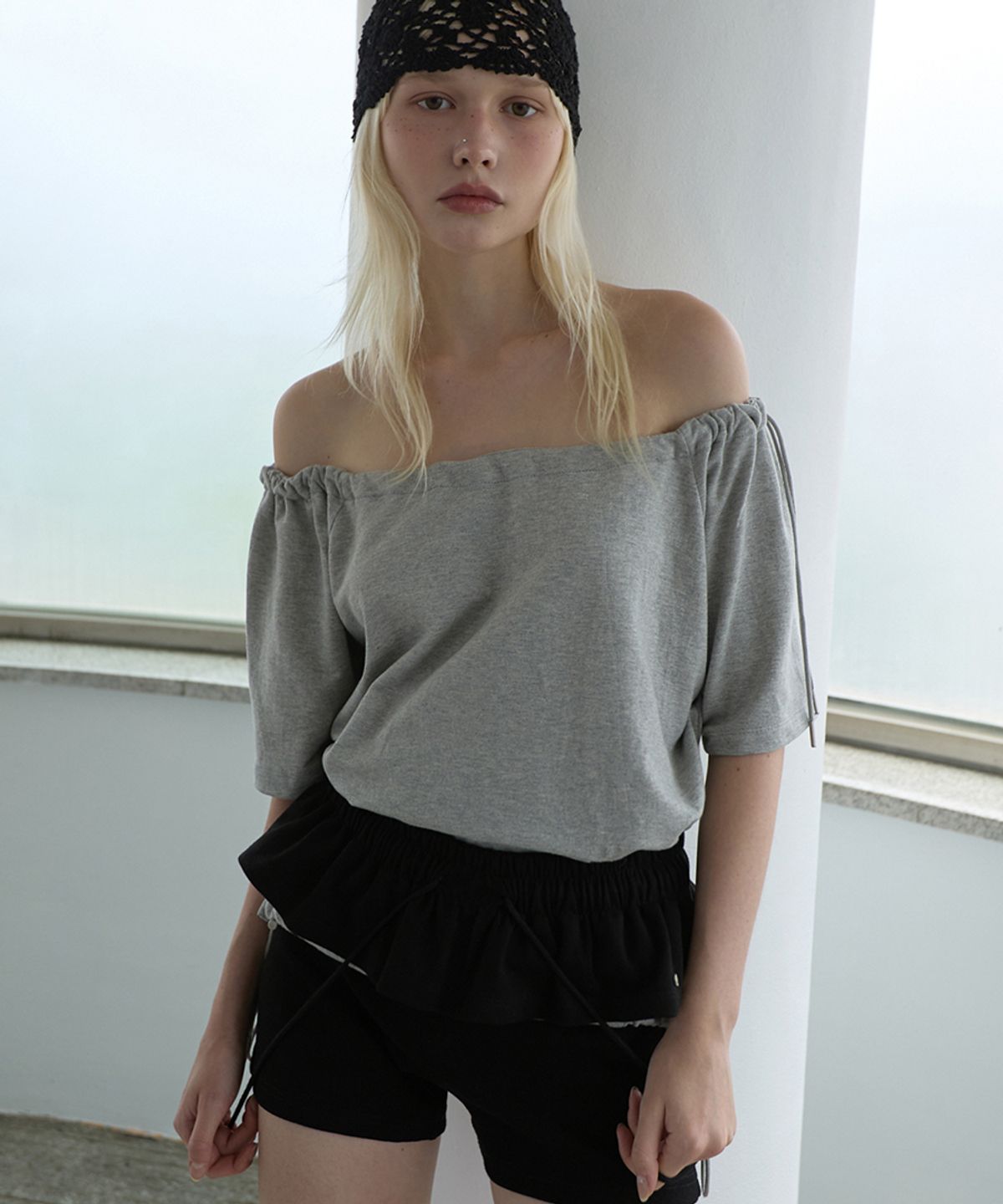 렌세(RENSE) Drawstring Off Shoulder Tee Melange Gray