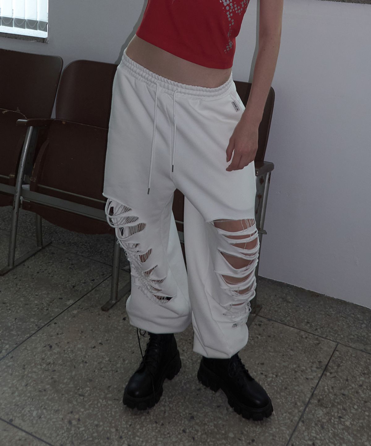 렌세(RENSE) Damage Sweat Pants White