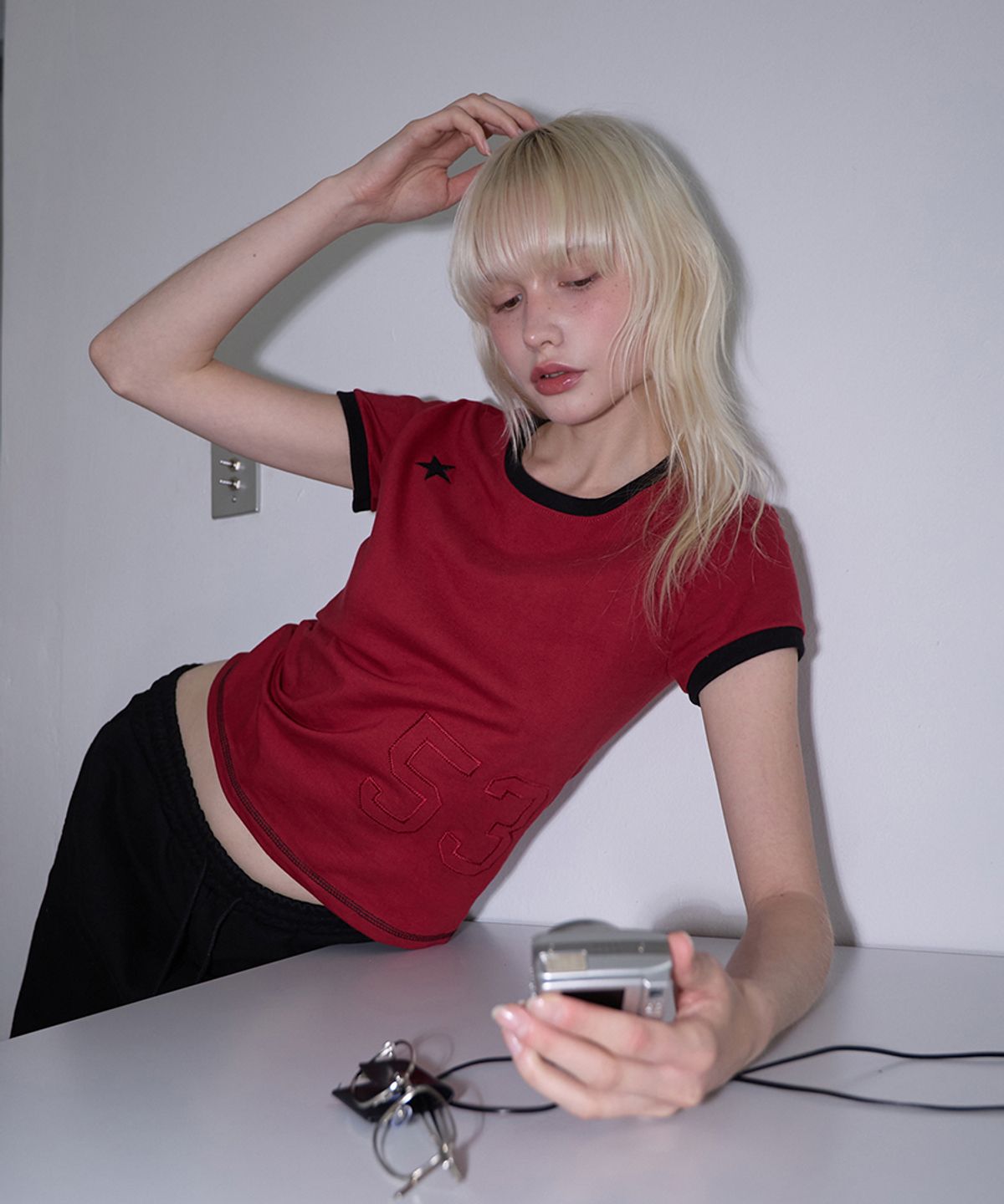 렌세(RENSE) Star Patch Slim Fit Ringer Tee Red