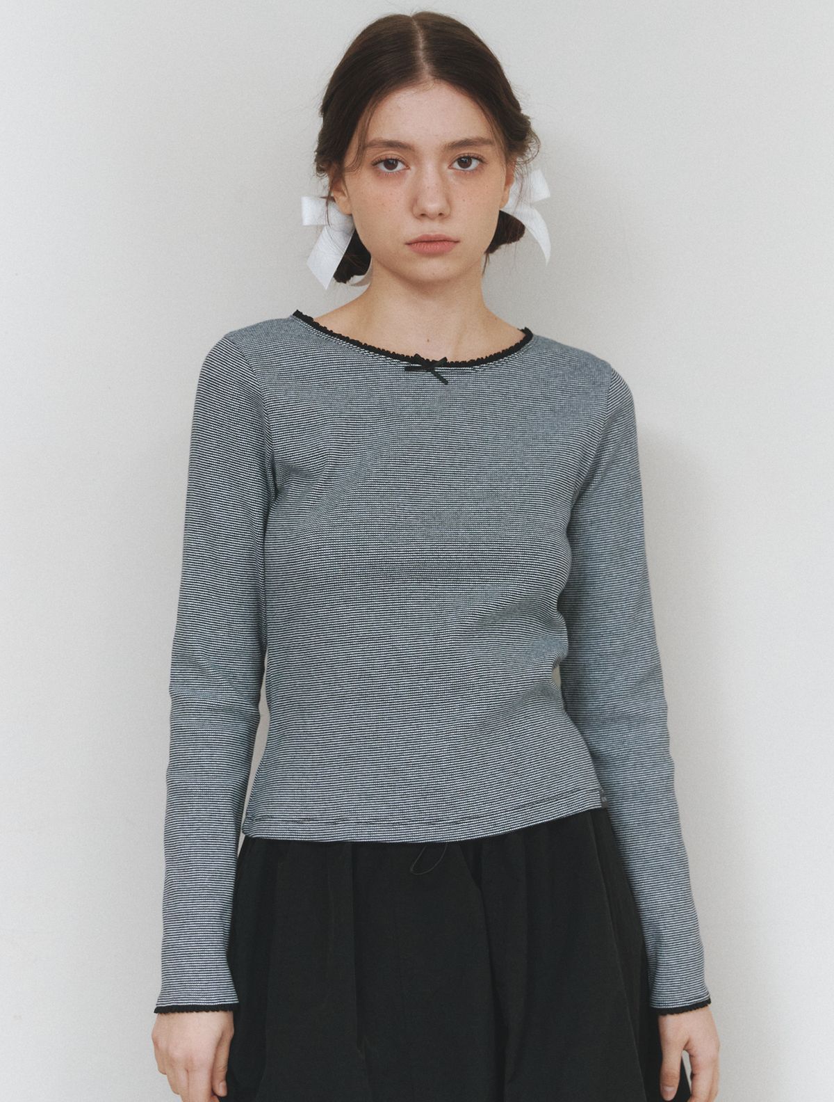 클루니(CLUNY) Waffle Lace Detail Long Sleeve T-Shirt - black