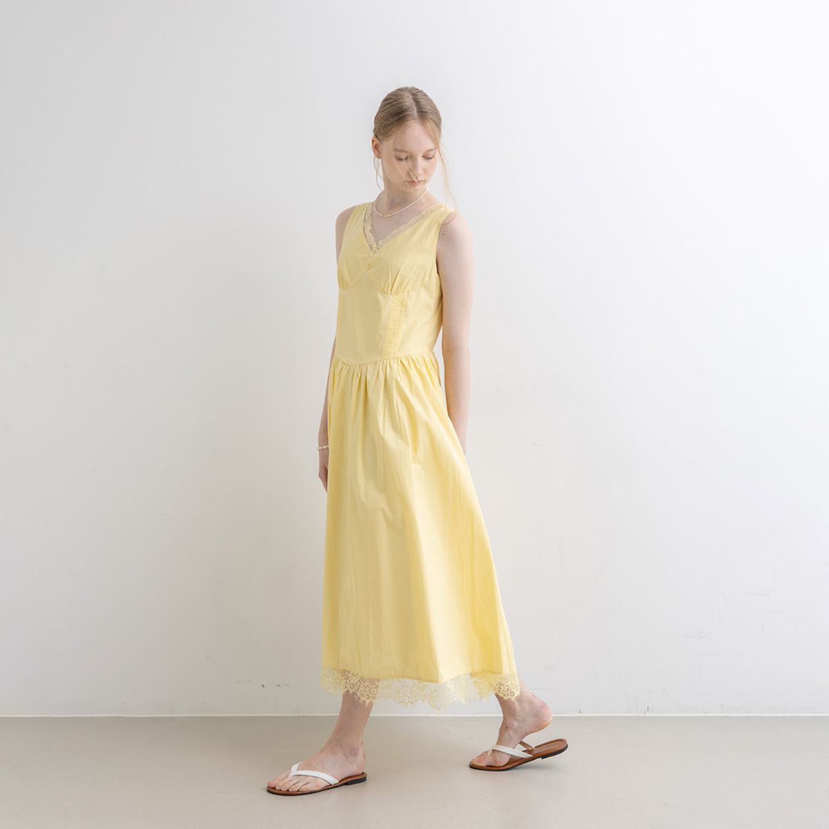 웬스데이딜라잇(WEDNESDAY DELIGHT) WD_Lace hem sleeveless dress_YELLOW