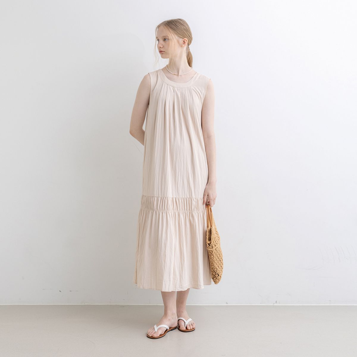 웬스데이딜라잇(WEDNESDAY DELIGHT) WD_Simple round neck dress_2color
