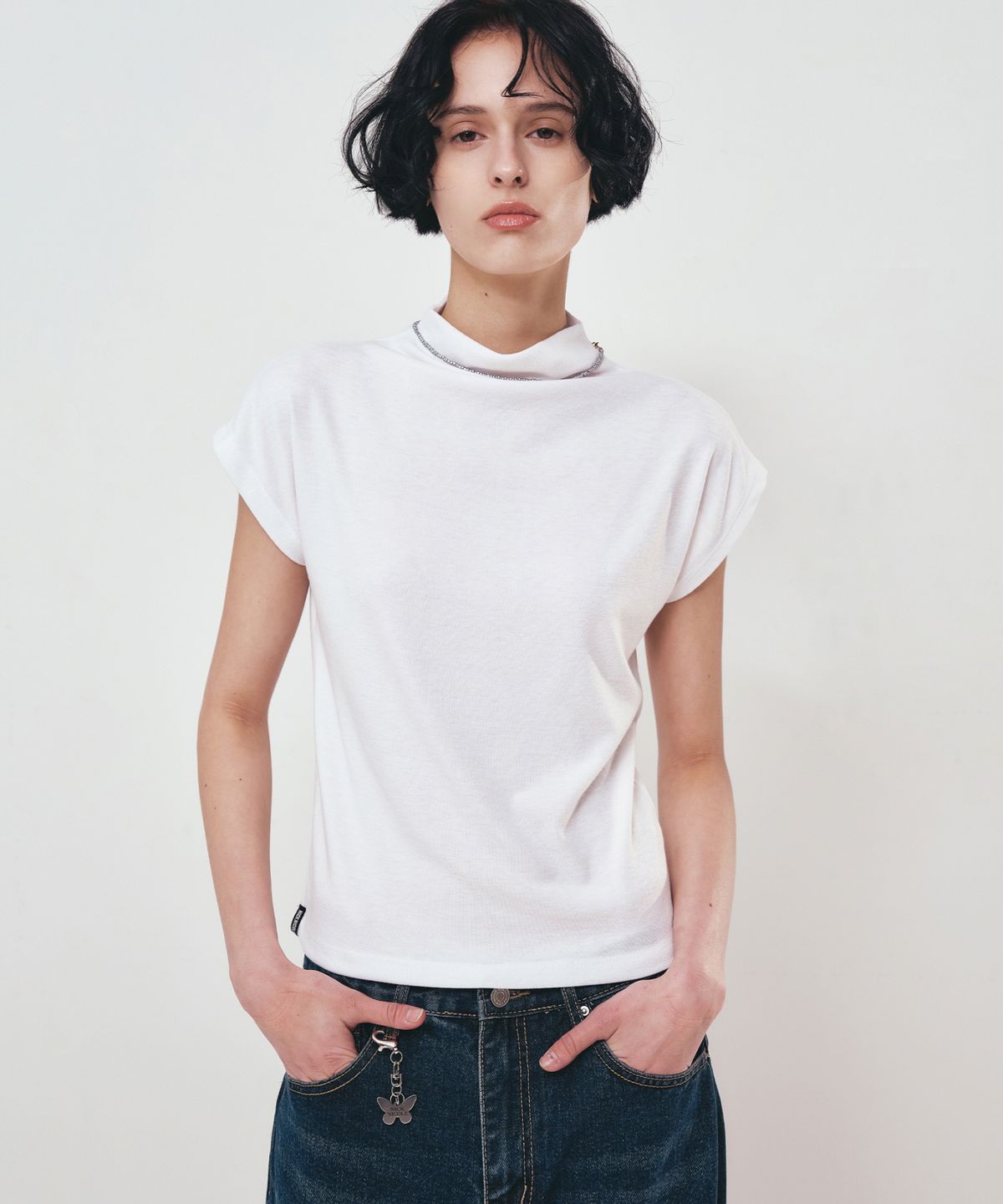 닉앤니콜(NICK&NICOLE) HALF NECK SLIM TOP_IVORY