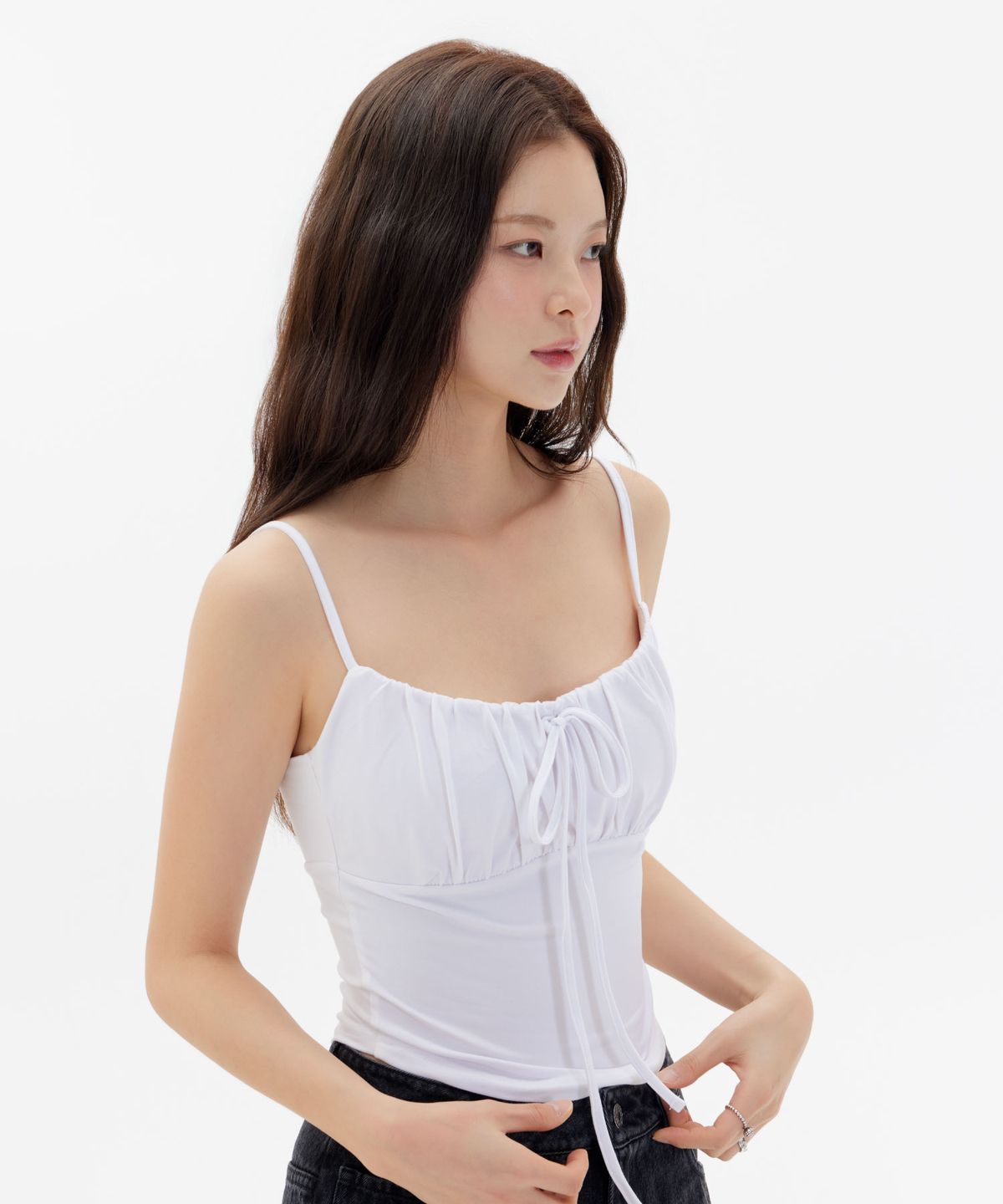 에프더블유더블유엘(FWWL) 캡 내장 리본 끈 나시 - 화이트