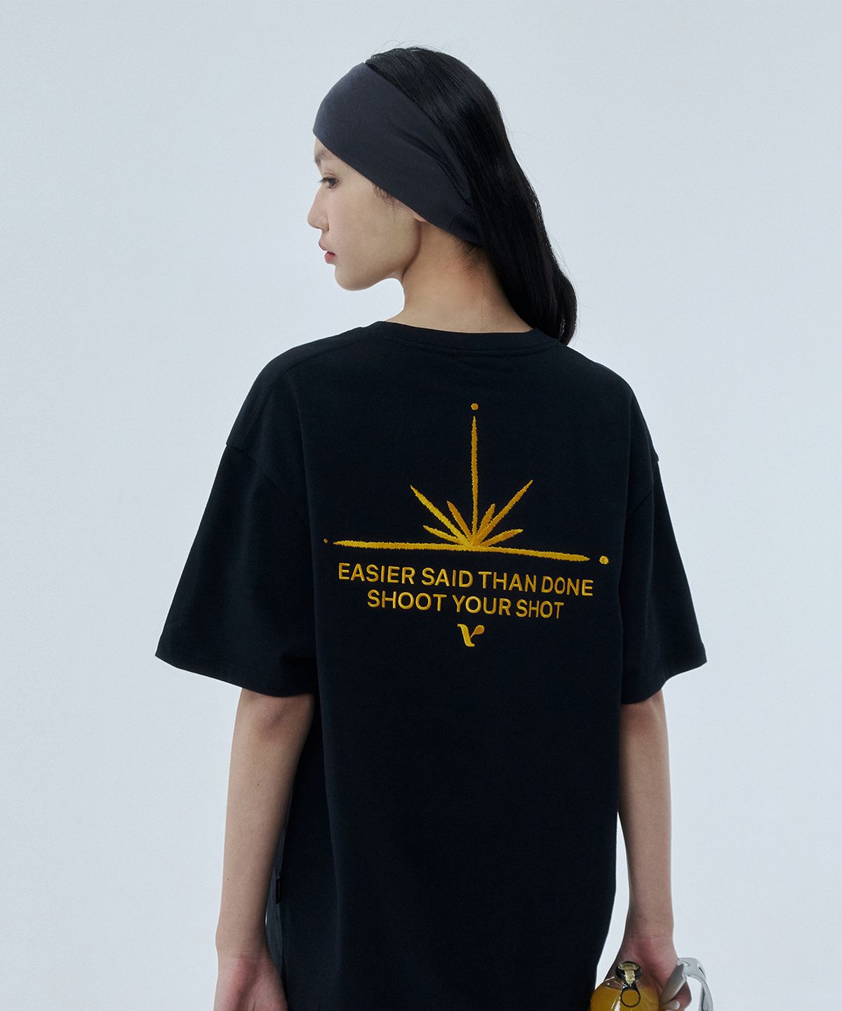 베스티리아(VESTIRYA) Solar back Grahpic T-shirts Black