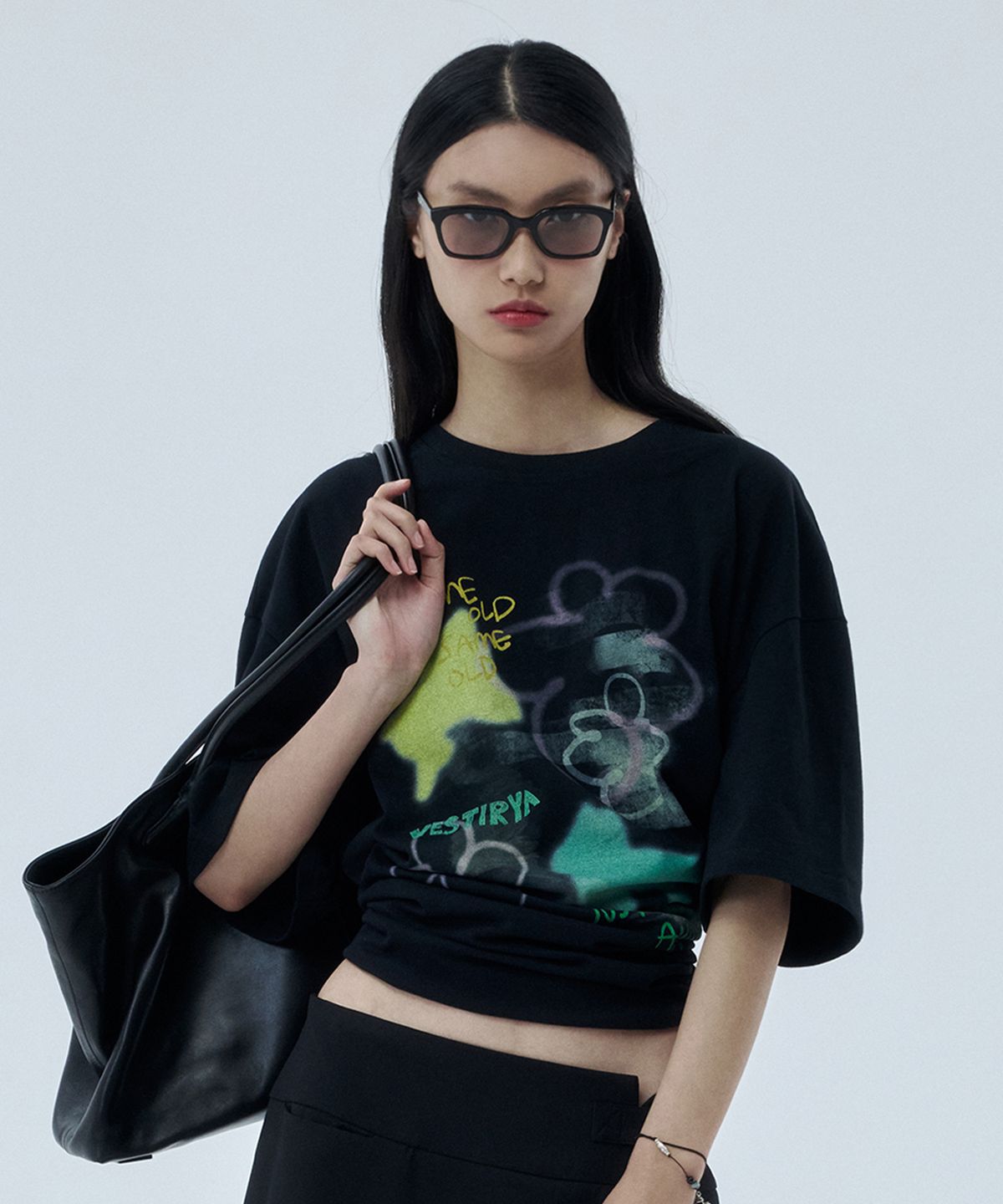 베스티리아(VESTIRYA) Hand Sketch Over Fit T-shirts Black
