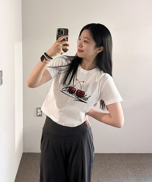 체리 로고 세미크롭 반팔티