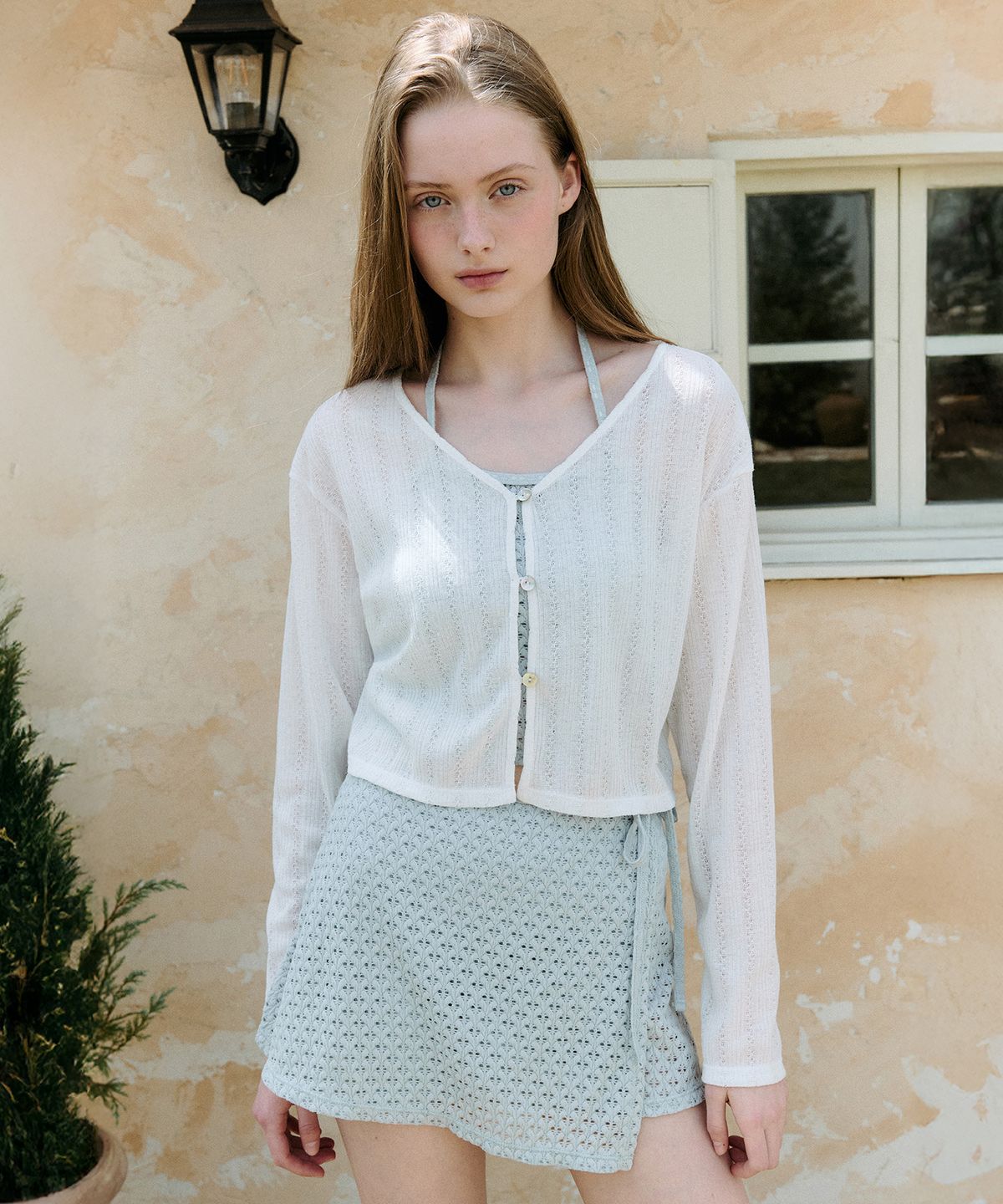 로라로라(ROLAROLA) V NECK BUTTON CARDIGAN IVORY