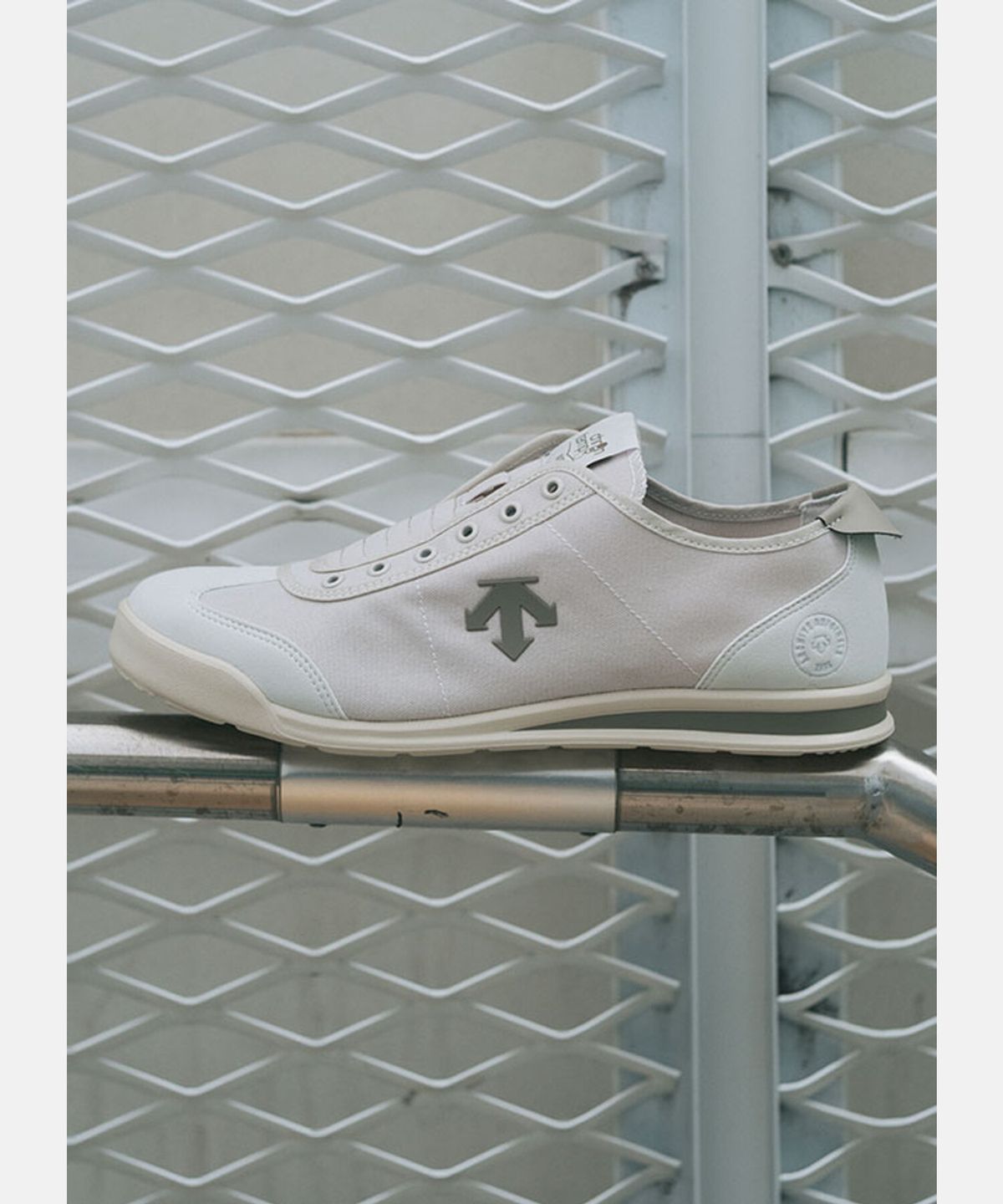 데상트(DESCENTE) 크론템포 슬립온 베이지(SQ323LSN71)