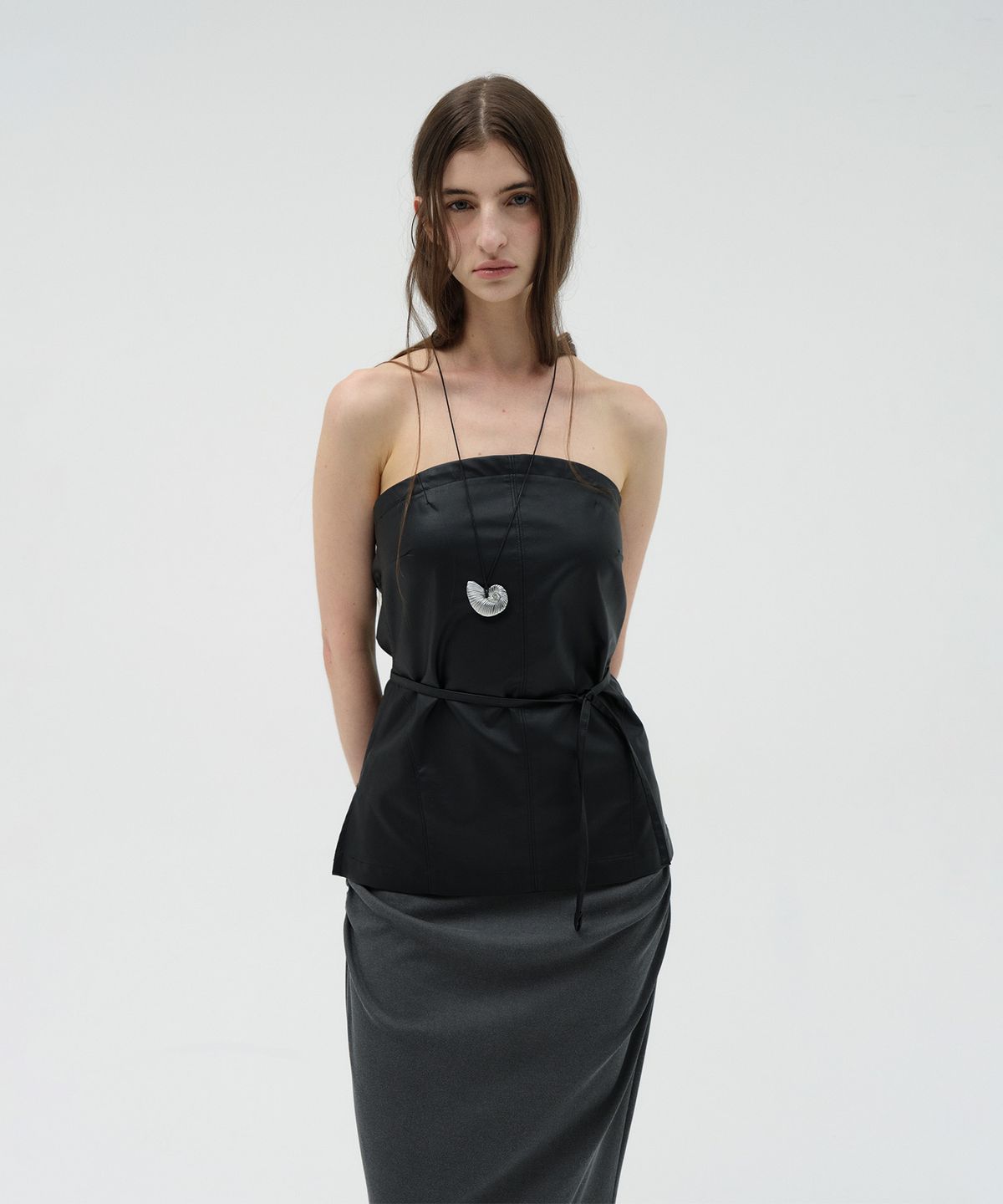 로우타이드(LOW TIDE) TWO WAY SLEEVELESS TOP [BLACK]