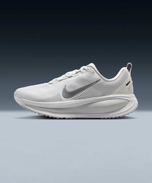 보메로 18 W - 화이트:포톤 더스트:서밋 화이트:메탈릭 실버 / HM6804-104