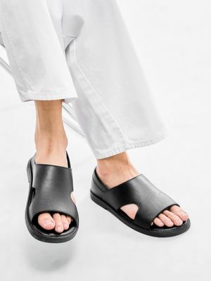 b2430 토르투가스 워터프루프 슬릿 샌들