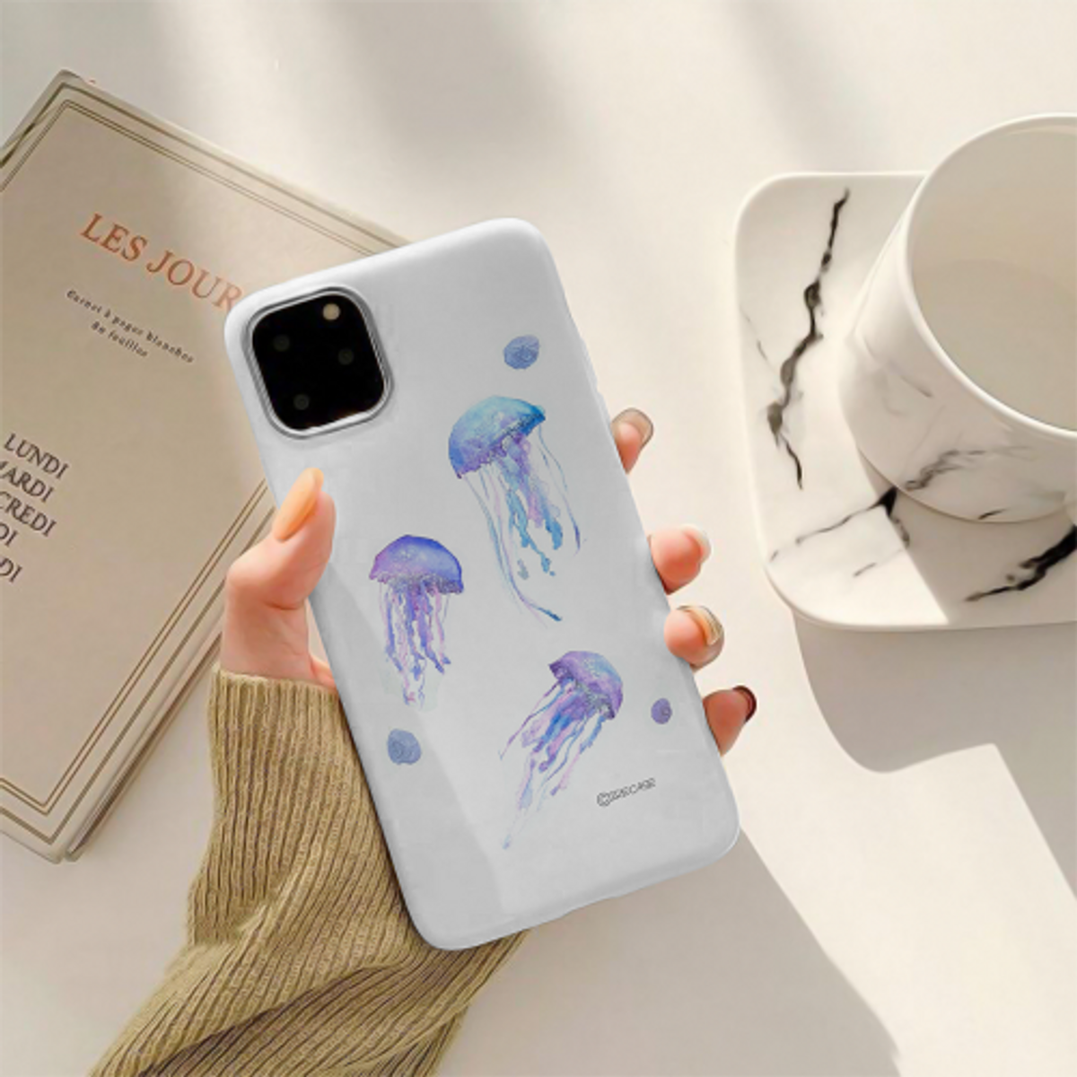 이레케이스앤굿즈(IRECASEGOODS) 푸른빛 해파리 아이폰 갤럭시 핸드폰케이스