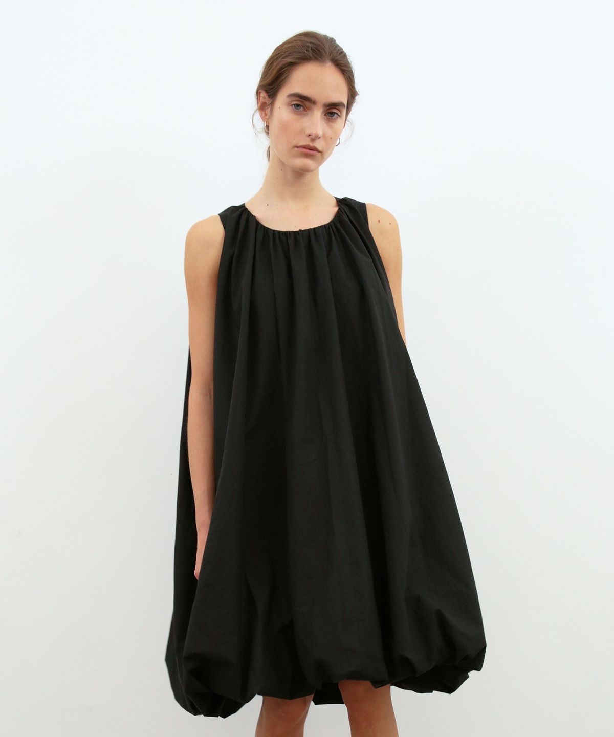 무아르무스(MUARMUS) Bare Balloon Dress [Black]