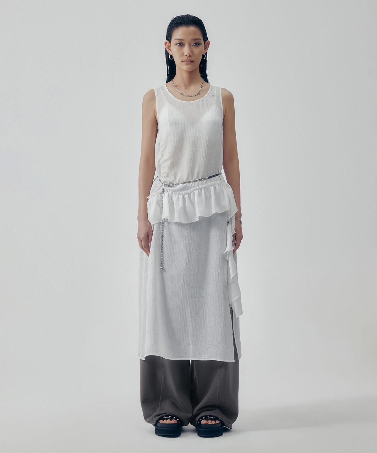 트리밍버드(TREEMINGBIRD) Ruffle Sleeveless One-piece [ White ]