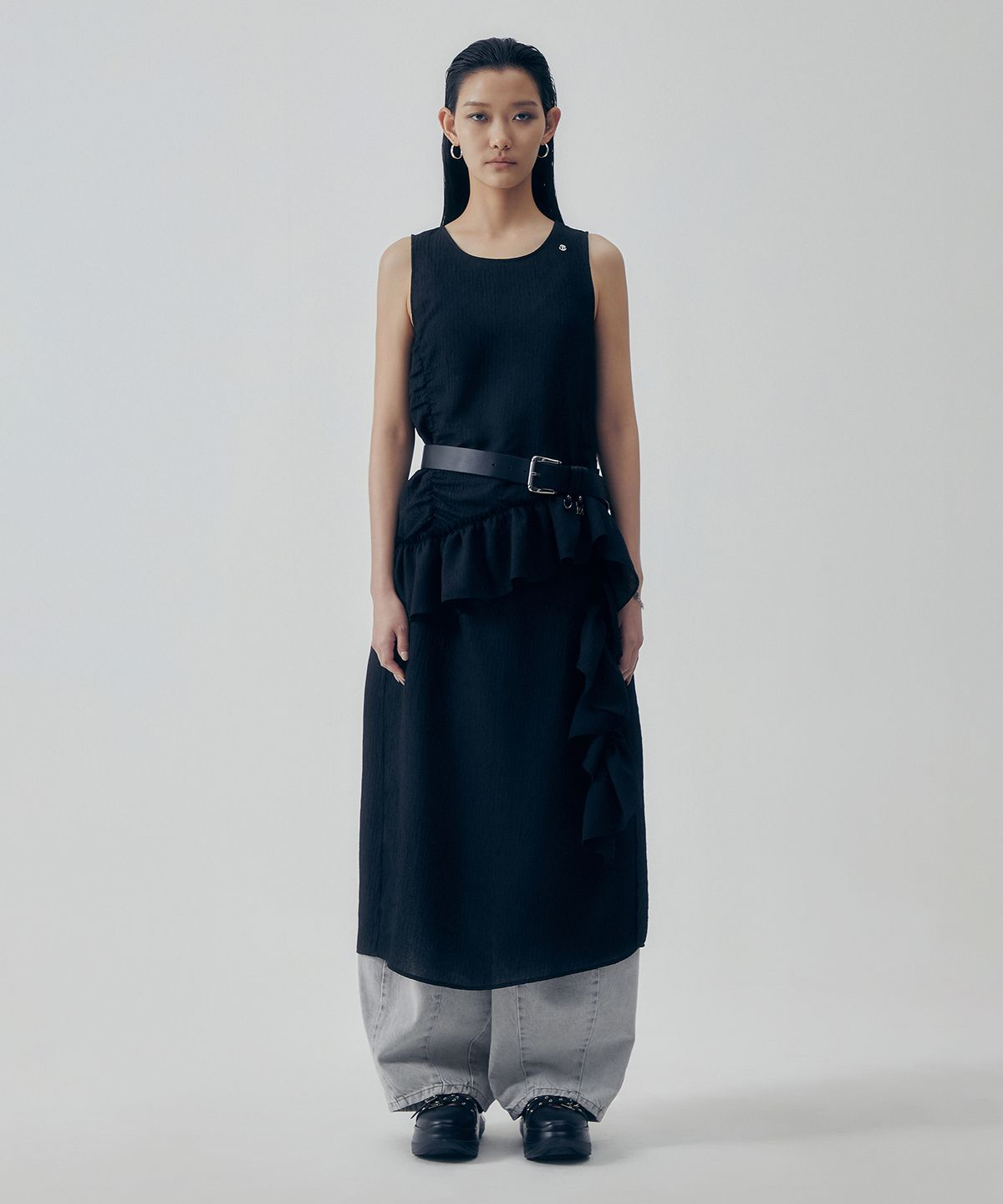 트리밍버드(TREEMINGBIRD) Ruffle Sleeveless One-piece [ Black ]