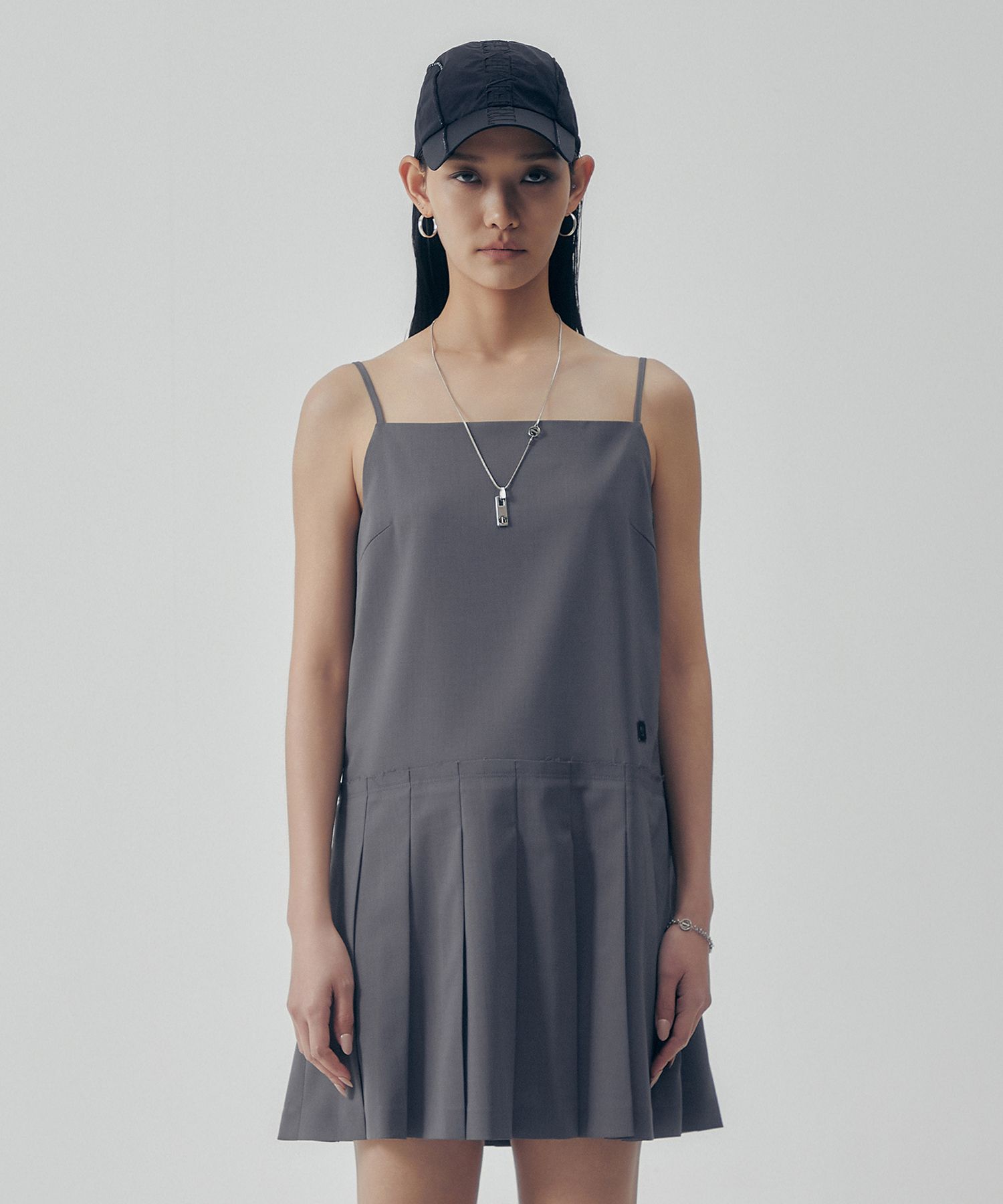 ★TREEMINGBIRD★ Apron Pleated One-piece Apron Pleated One-piece [ Black ] - TREEMINGBIRD