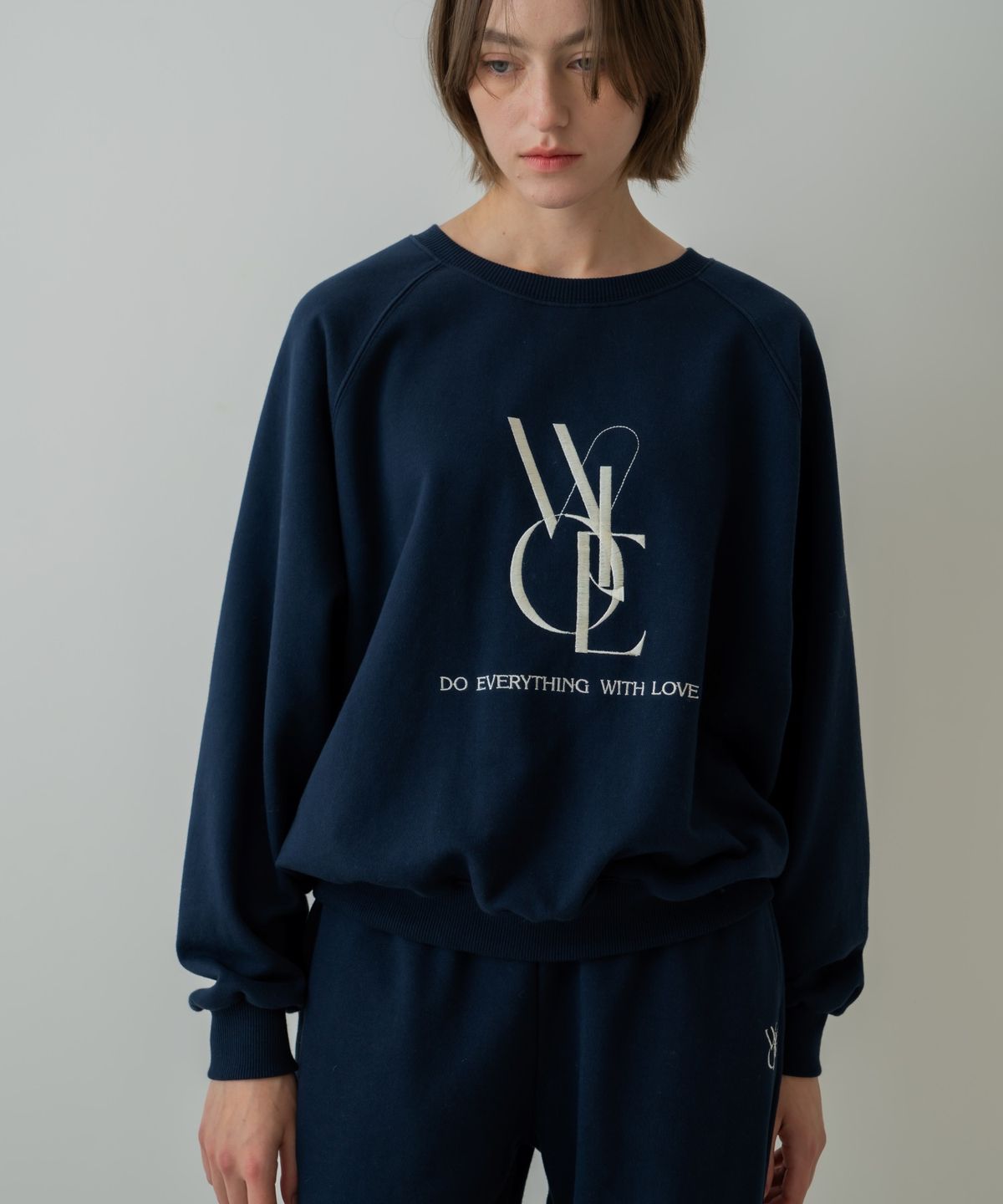 위오이(WIOE) Wioe Logo Sweatshirt_Navy