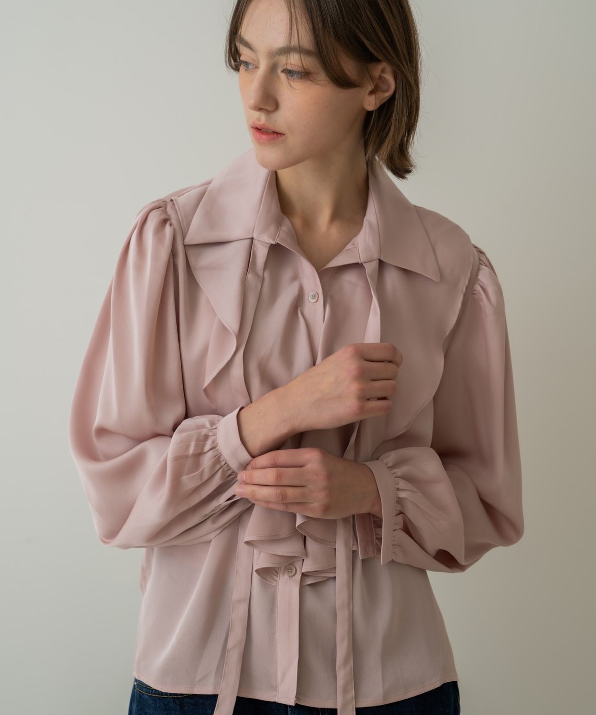 위오이(WIOE) Mien Ruffle Tie Blouse_Indy Pink