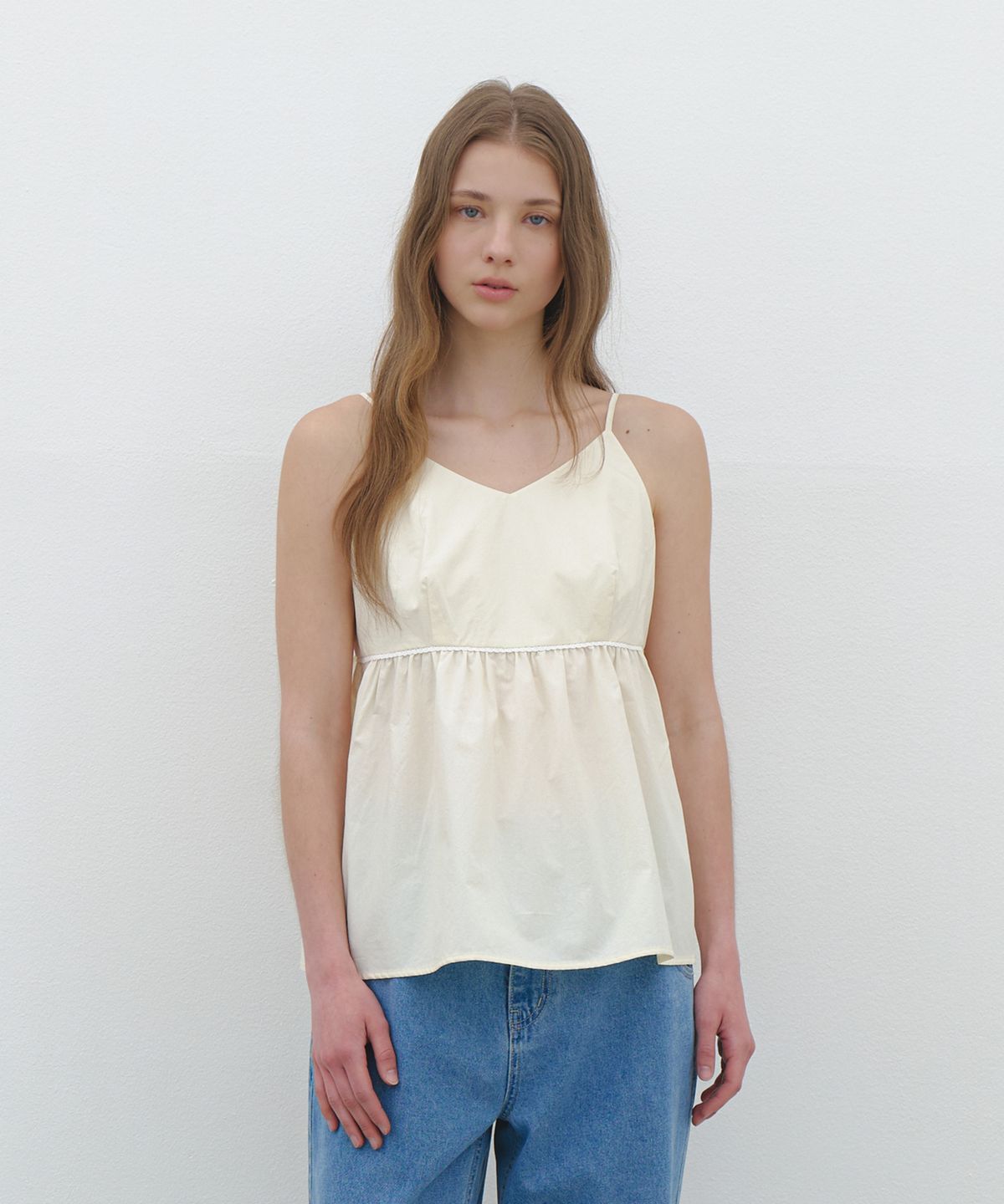 클루니(CLUNY) Summer Strap Shirring Peplum Blouse - cream butter