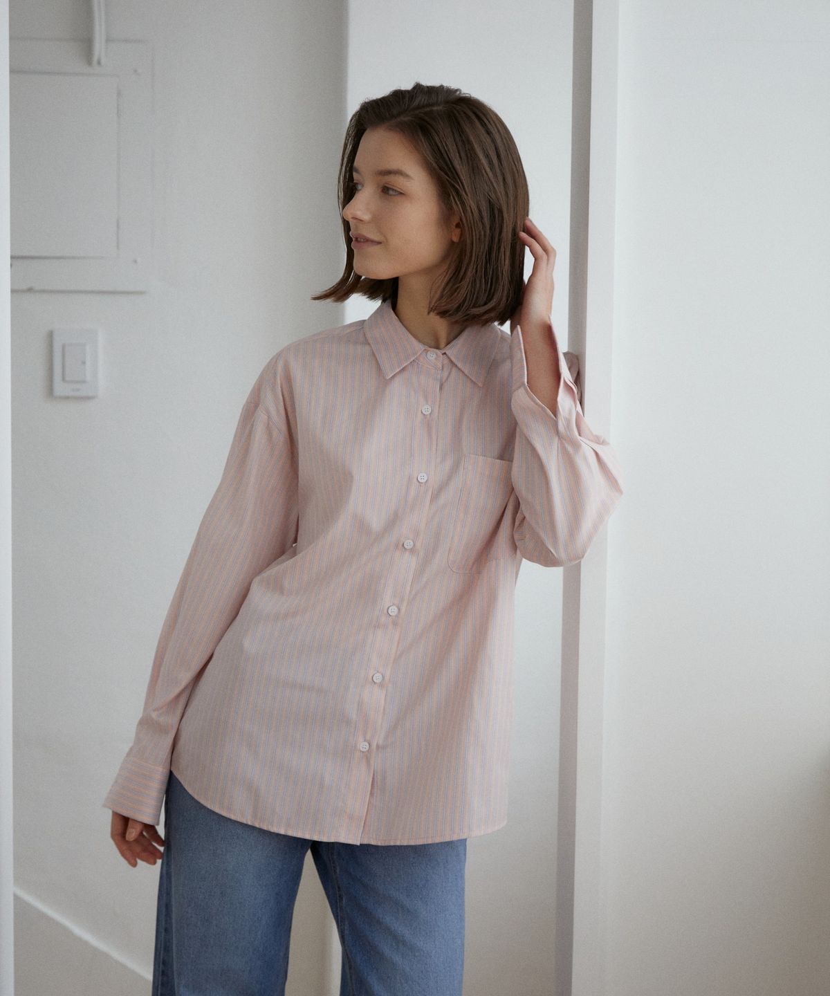 위오이(WIOE) Elze Stripe Shirt_Pink
