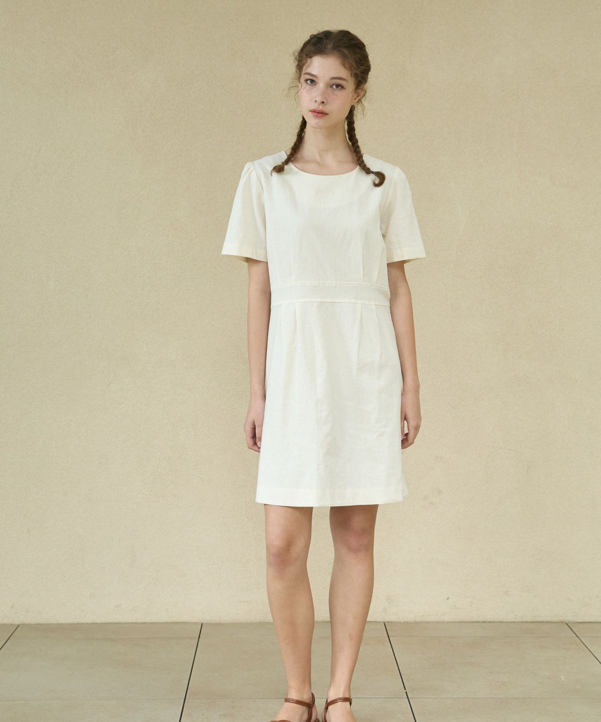 위오이(WIOE) Linen Shirring Dress_Beige