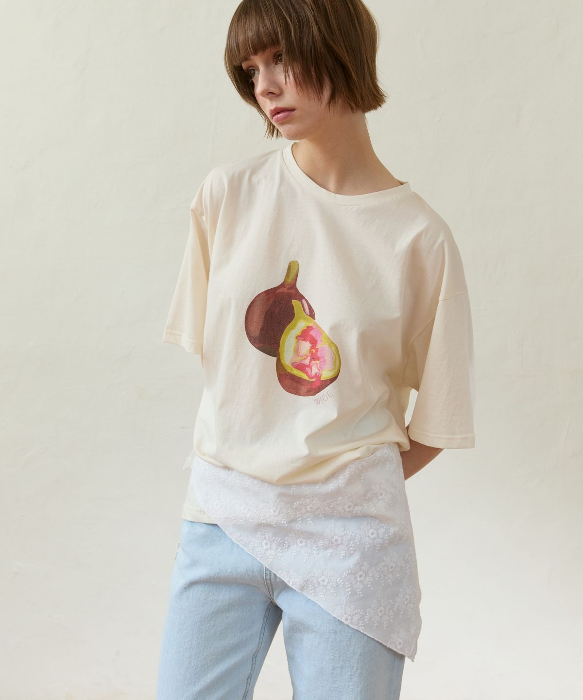 위오이(WIOE) Fig Hand Drawing T-shirt_Cream