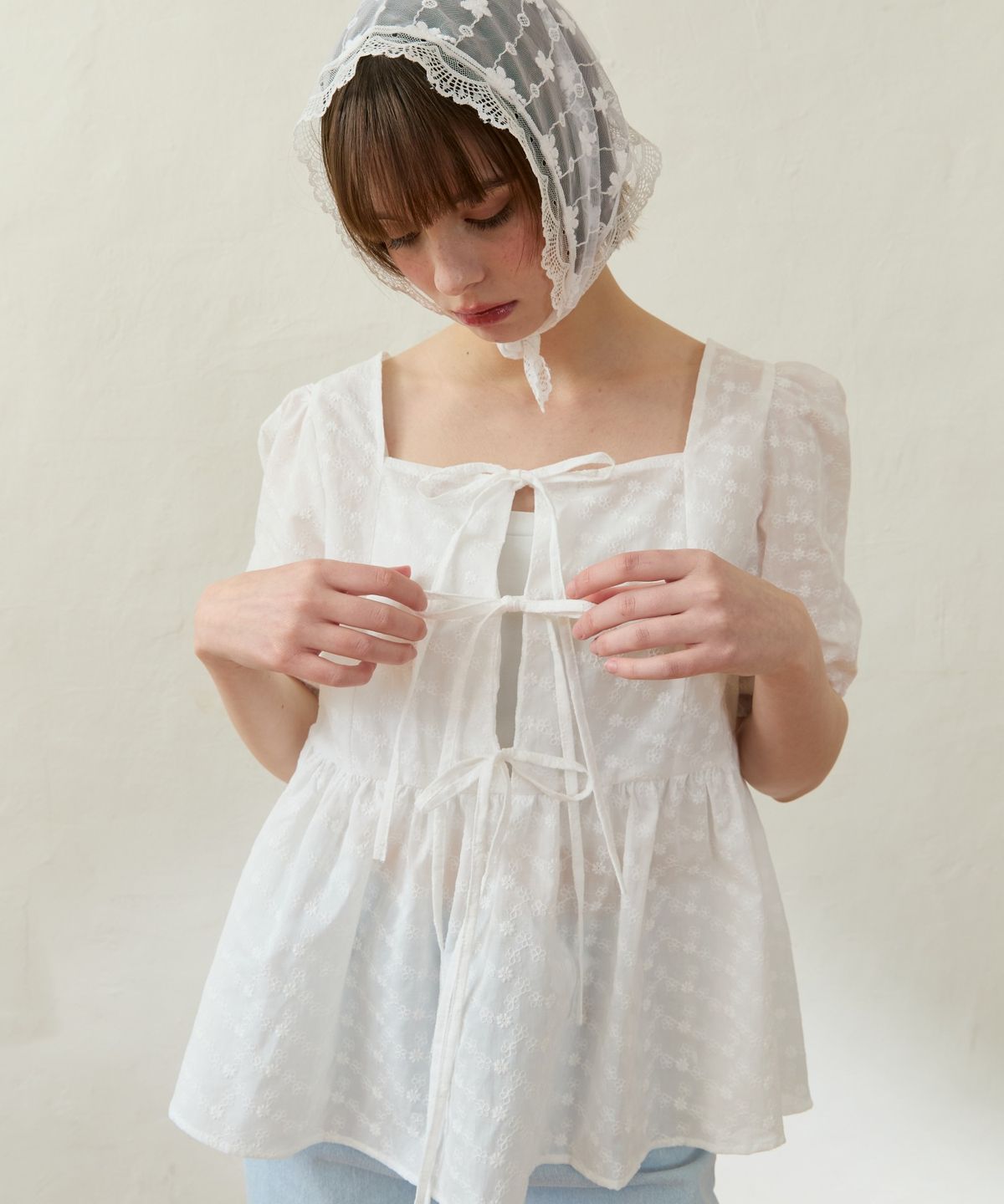 위오이(WIOE) 2-way Ribbon Cotton Blouse_White