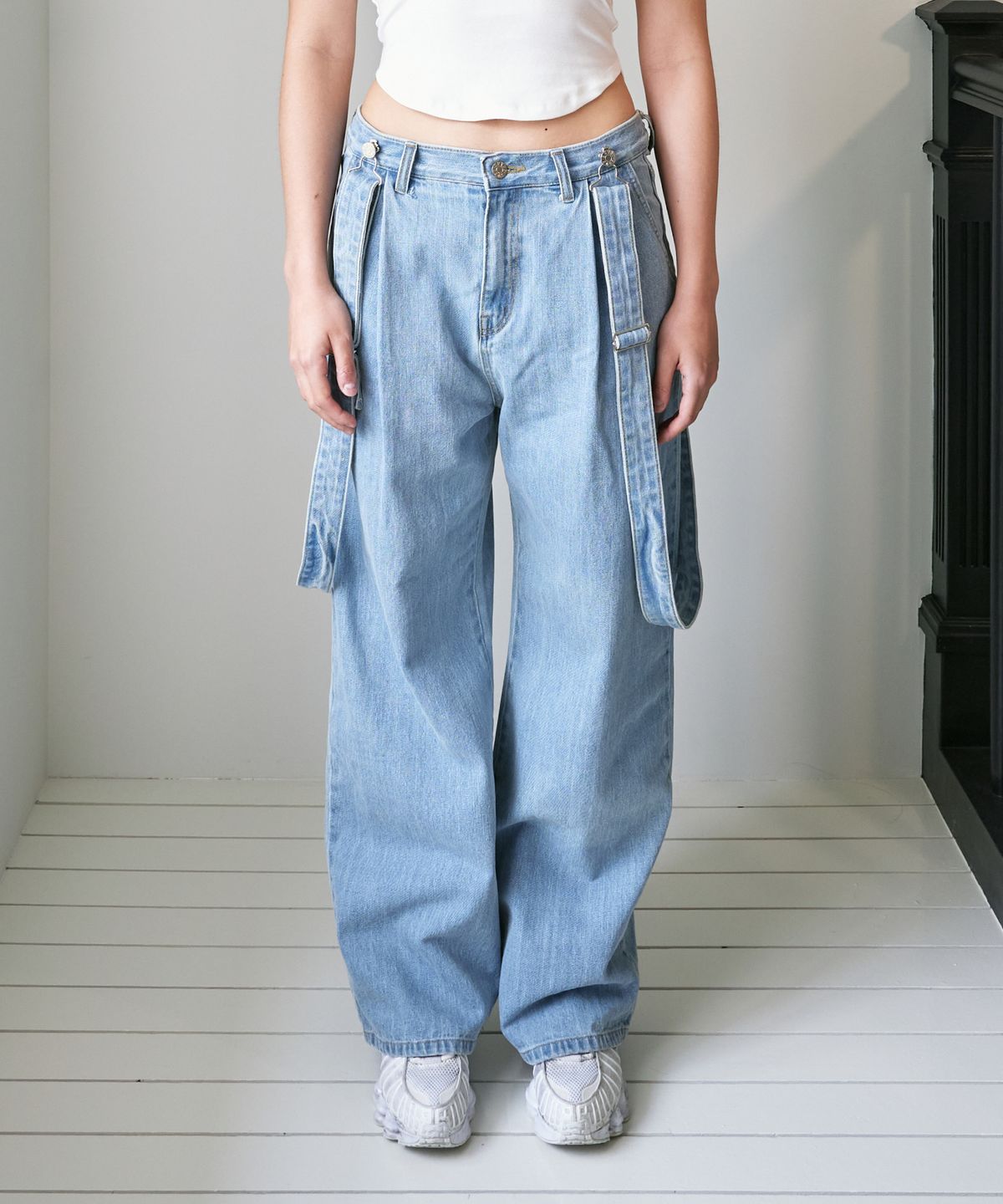 포영(FOUR YOUNG) Mid-rise Suspender Jean