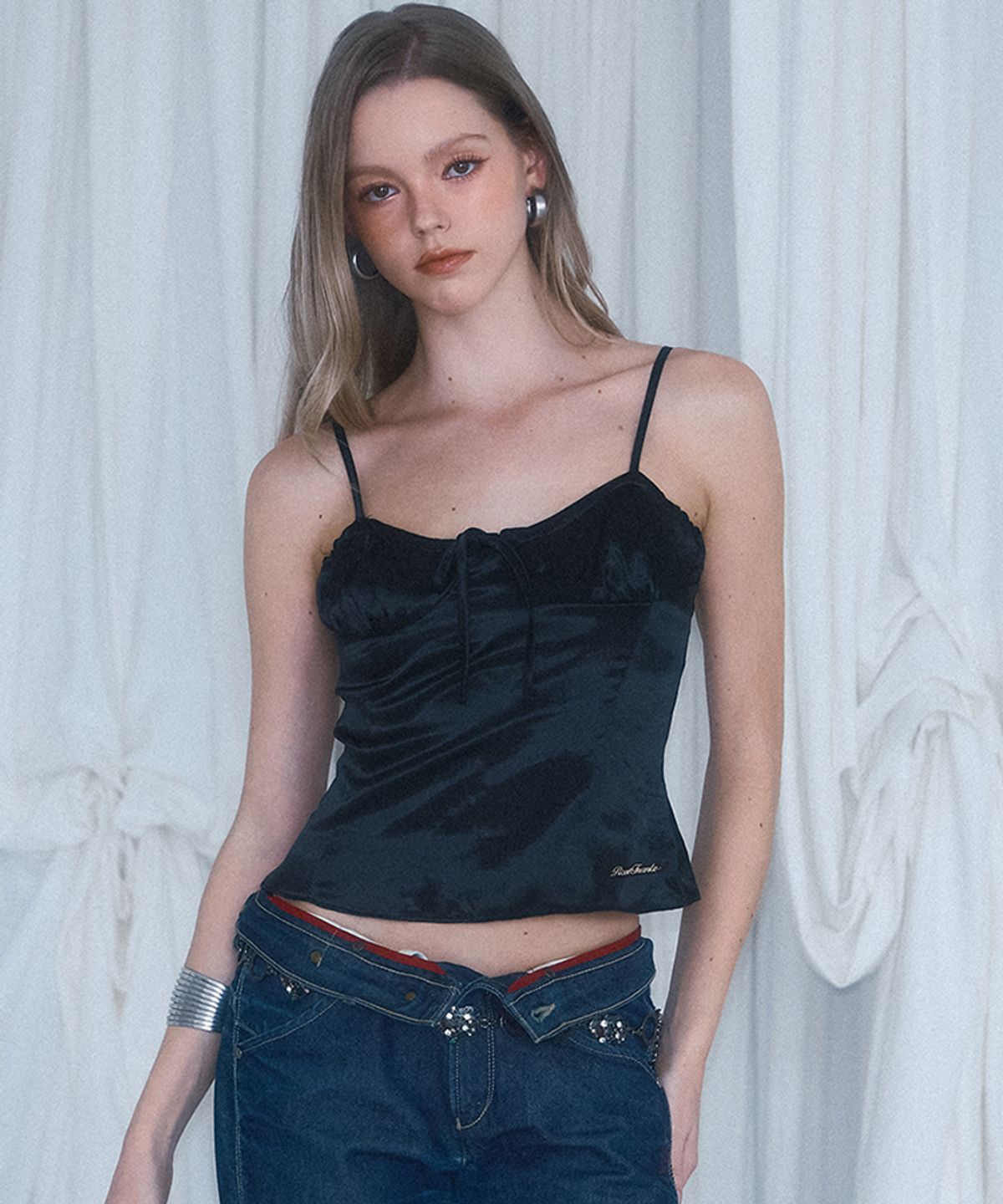 로제프란츠(ROSEFRANTZ) Satin Slim Sleeveless [Black]