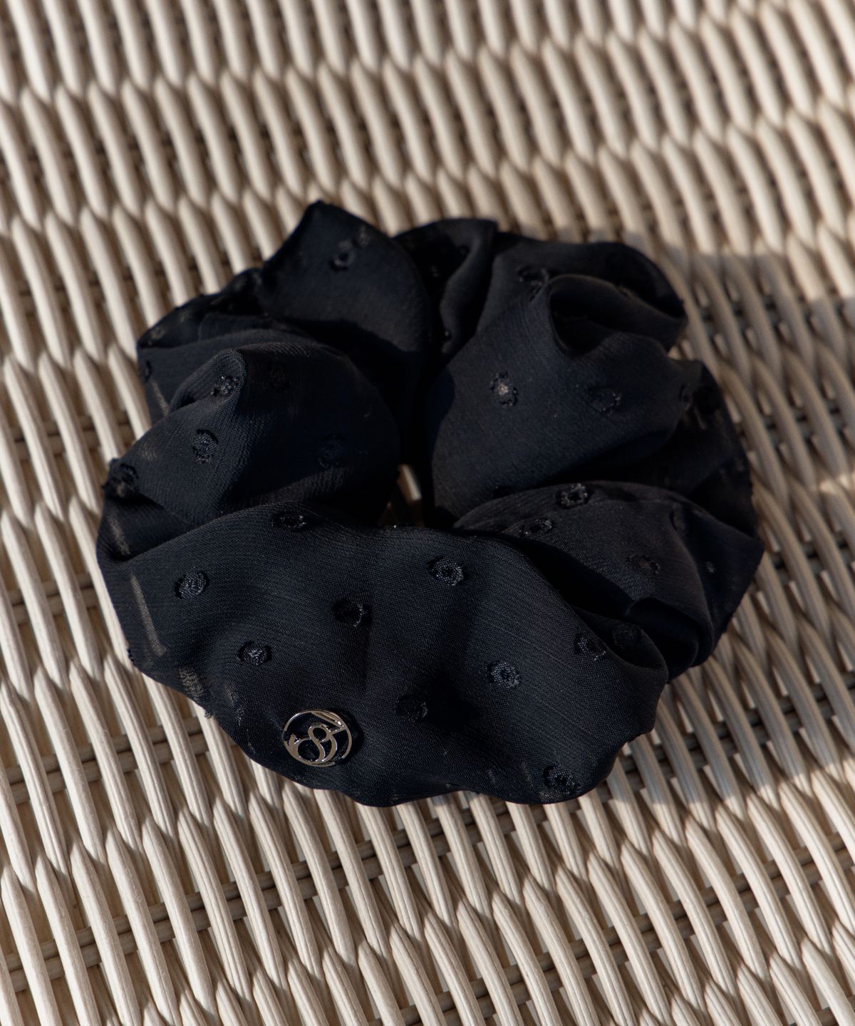 38컴온커먼(38COMEONCOMMON) Dot Sheer Layered Scrunchie (Black)