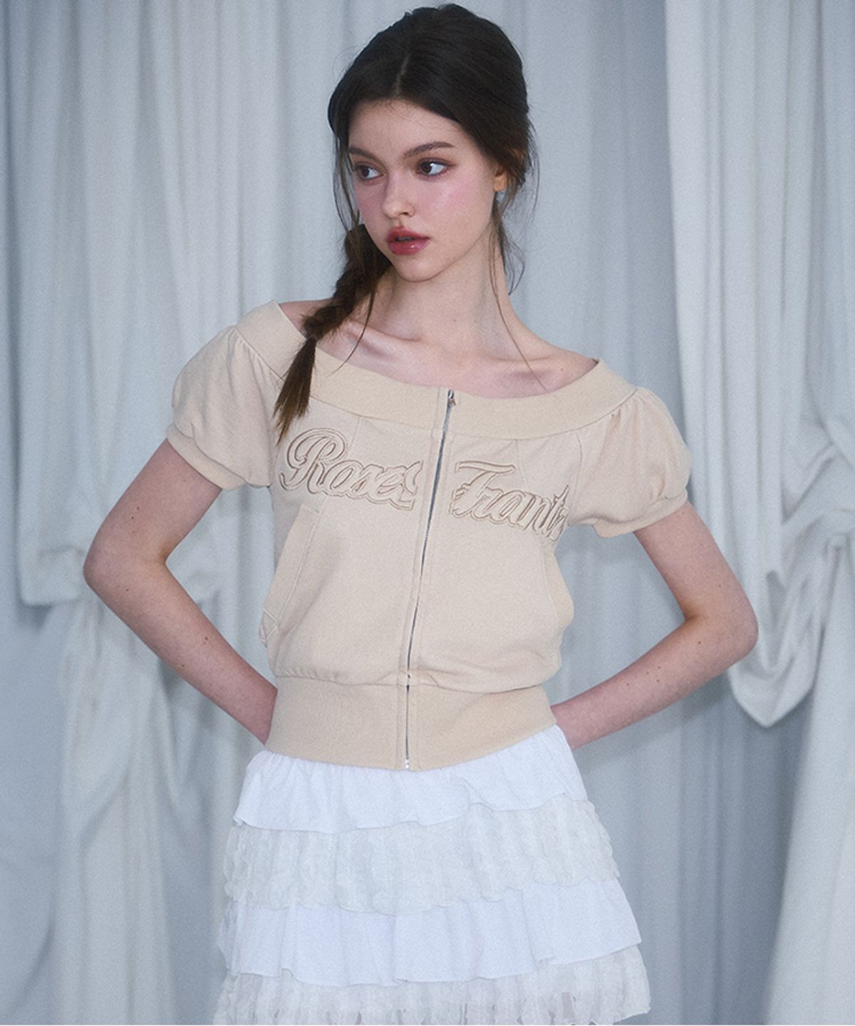 로제프란츠(ROSEFRANTZ) Pigment Off Shoulder Zip-up [Beige]