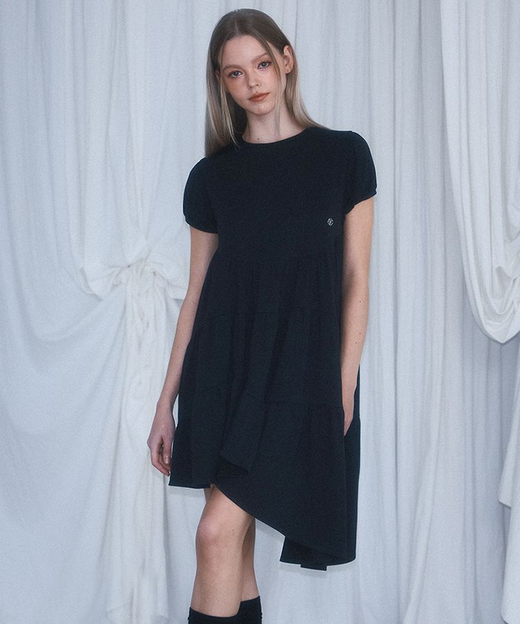 MUSINSA公式 | ROSÉ FRANTZ Unbalance shirring Mini Dress [Black]