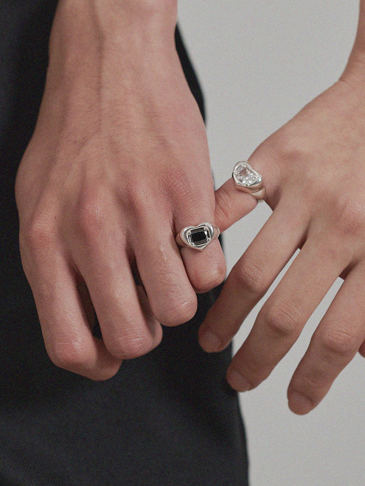피코먼트(PICOMENT) #006 Heart Square Cubic Zirconia Ring _ Black