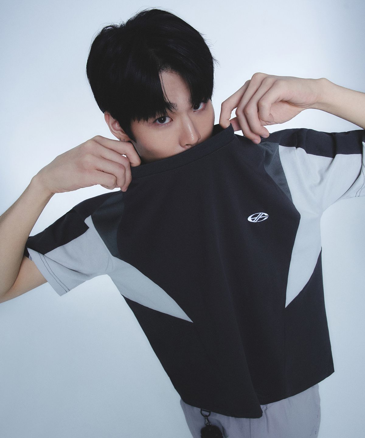 현피트(HYUNFIT) DIVISION T-SHIRT-[CHARCOAL]