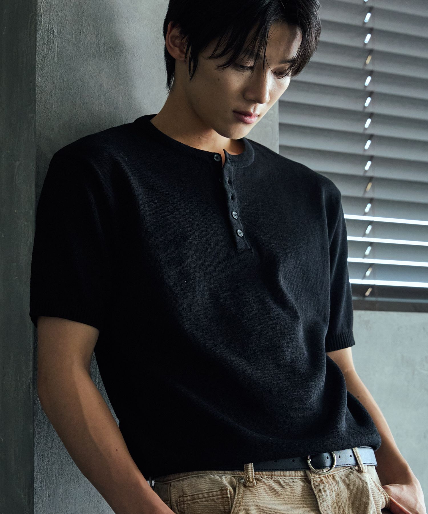 MUSINSA | NODU Plain Henley Neck Short Sleeve Knit [Black]