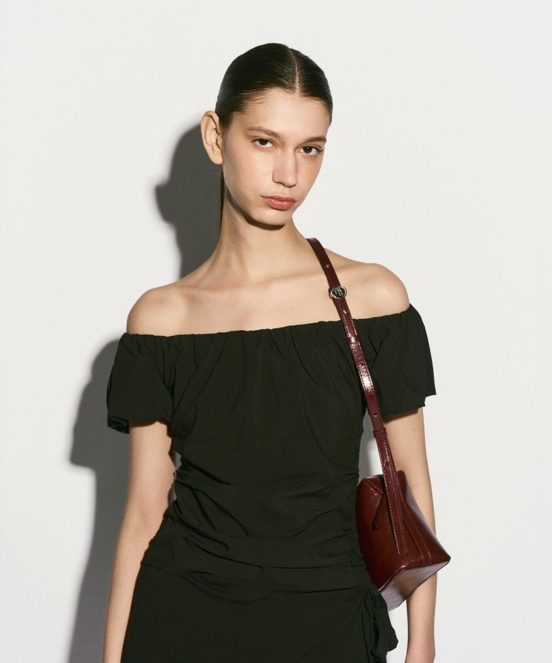 OFF SHOULDER PUFF SLEEVE BLOUSE