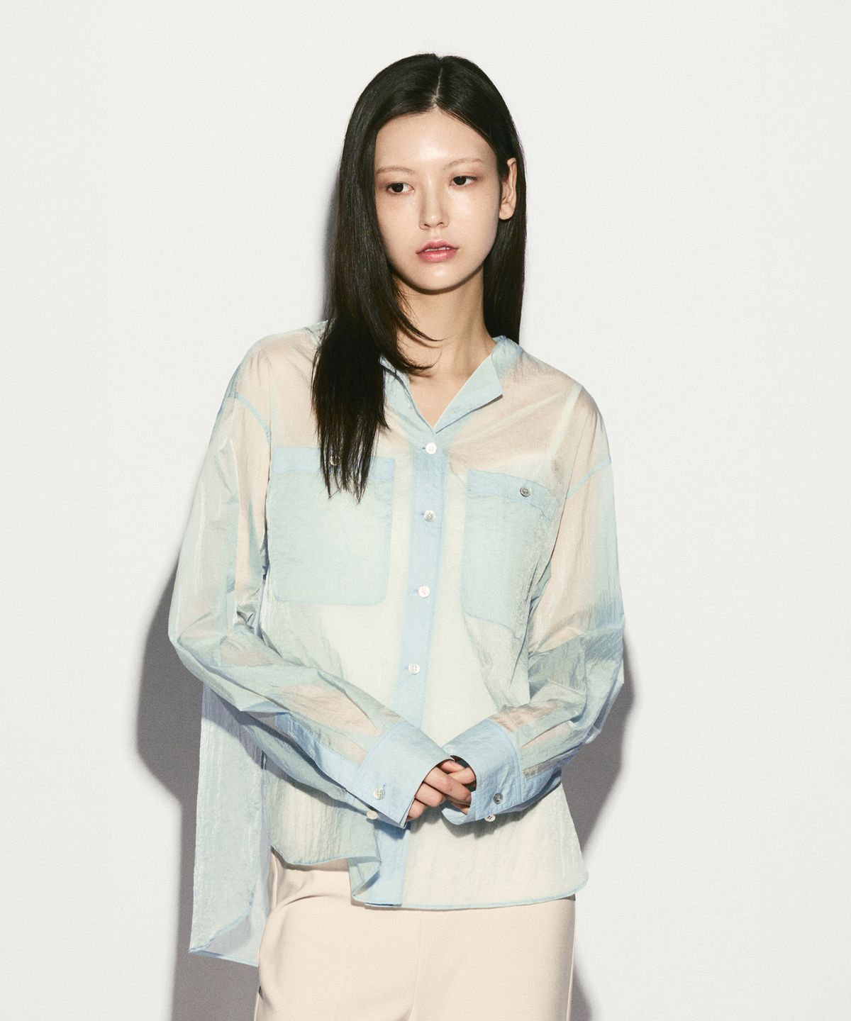 리이(RE RHEE) COLLAR DETAIL SHEER SHIRT