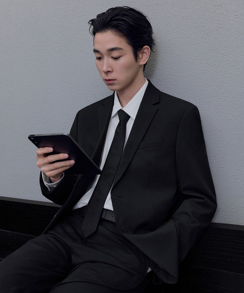 [이도현 PICK] 울 스탠다드 솔리드 넥타이 [블랙]