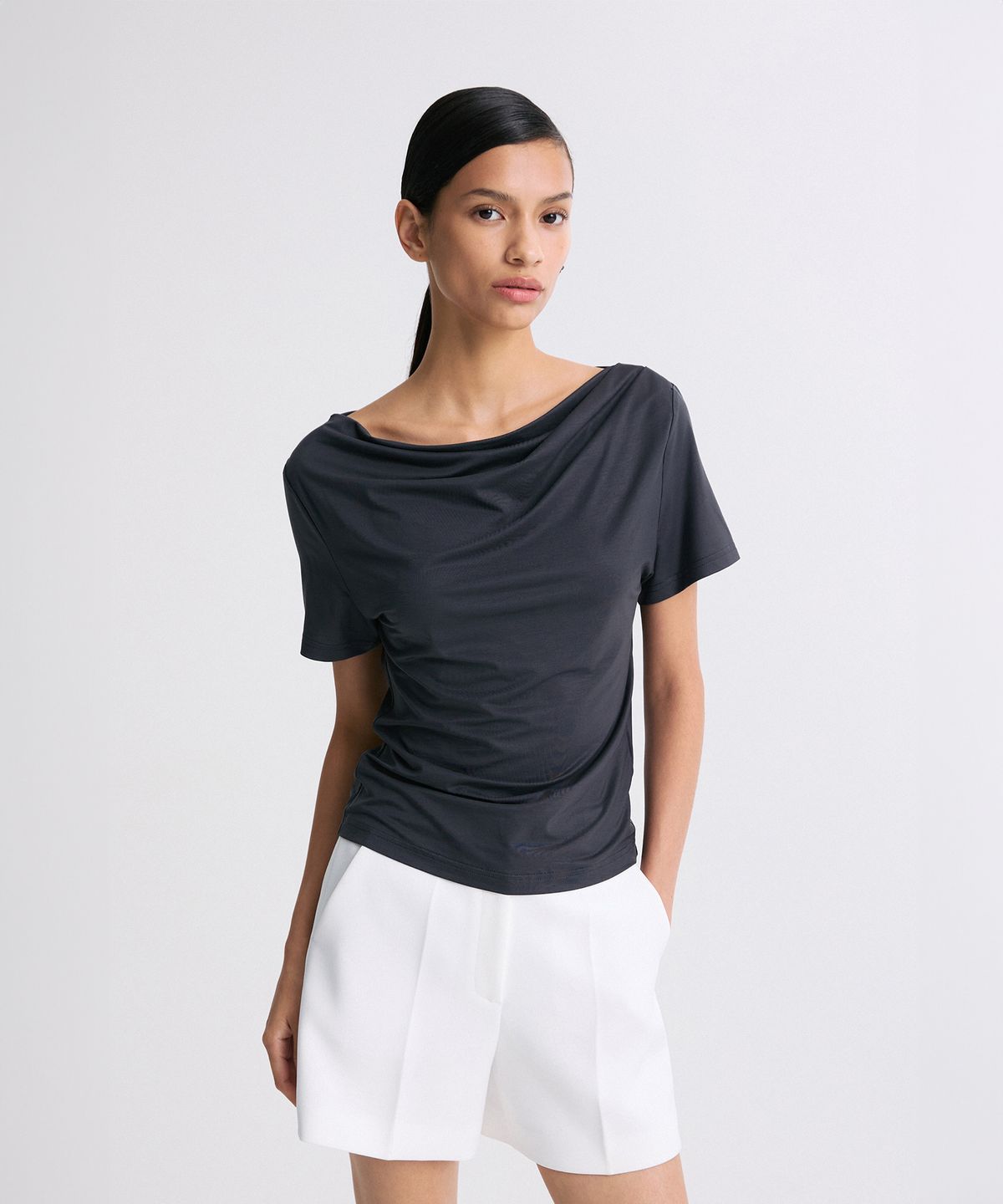 리이(RE RHEE) DRAPED HALF-SLEEVE TOP CHARCOAL