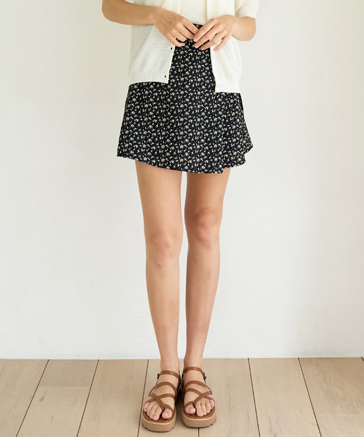 슬로우롤리(SLOWLOLLI) Flower mini wrap skirt