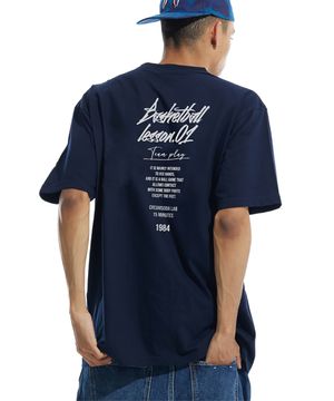 15MIN 쿼터 팀플레이 그래픽 로고 반팔티 네이비 화이트