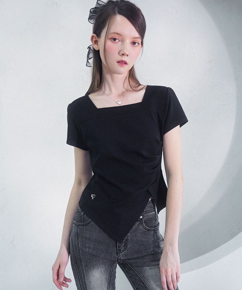 Elegant Side Tuck Short T-shirt BLACK
