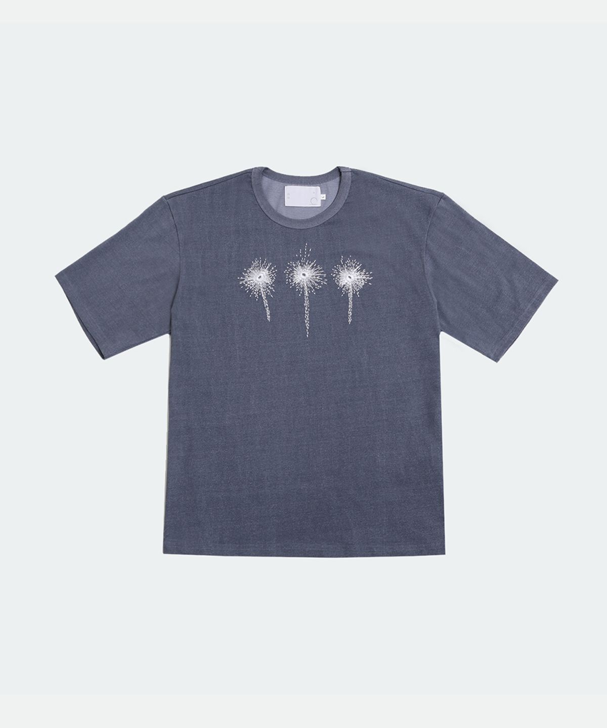 음양(EYC) Wild Flowers Embroidery T-shirt (Blue gray)