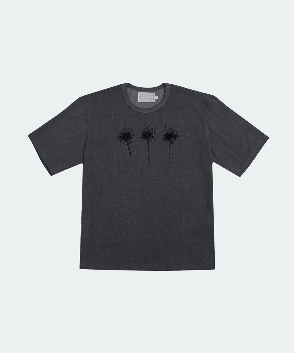 음양(EYC) Wild Flowers Embroidery T-shirt (Charcoal)