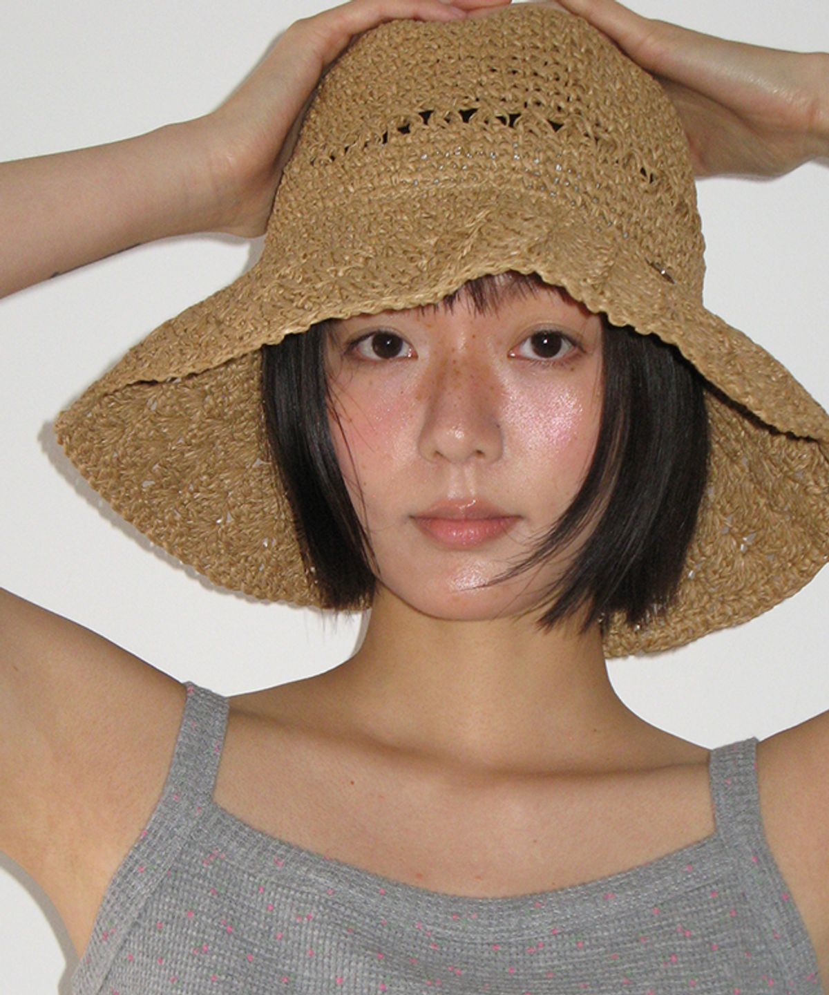 론론(RONRON) RAFFIA CROCHET FLOPPY HAT BEIGE