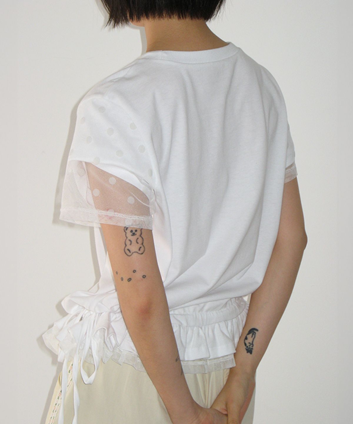 론론(RONRON) DOT MESH FRILL SHORT SLEEVE T SHIRT WHITE