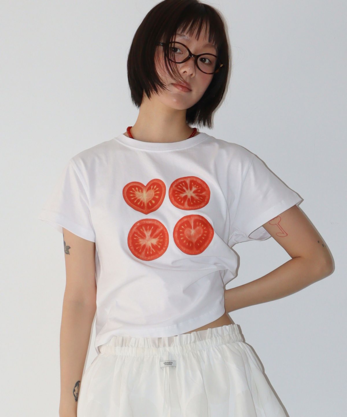 론론(RONRON) SLICED TOMATO CROP T SHIRT WHITE