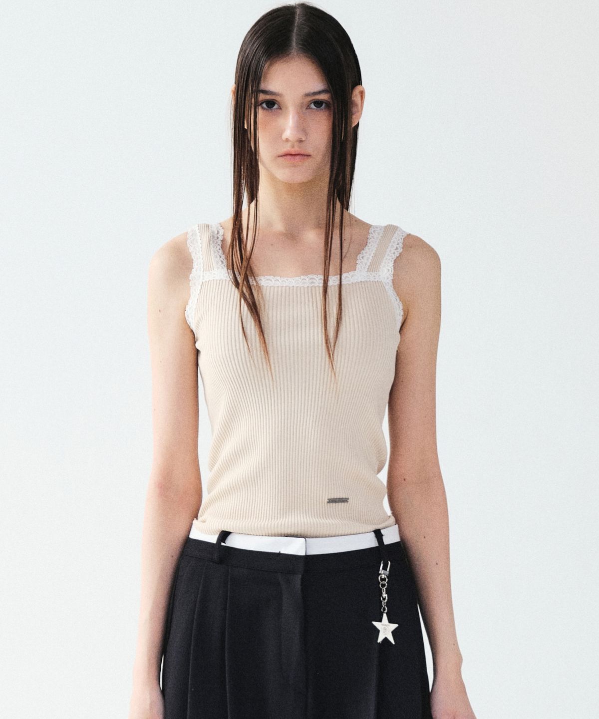 닉앤니콜(NICK&NICOLE) LACE KNIT SLEEVELESS_BEIGE